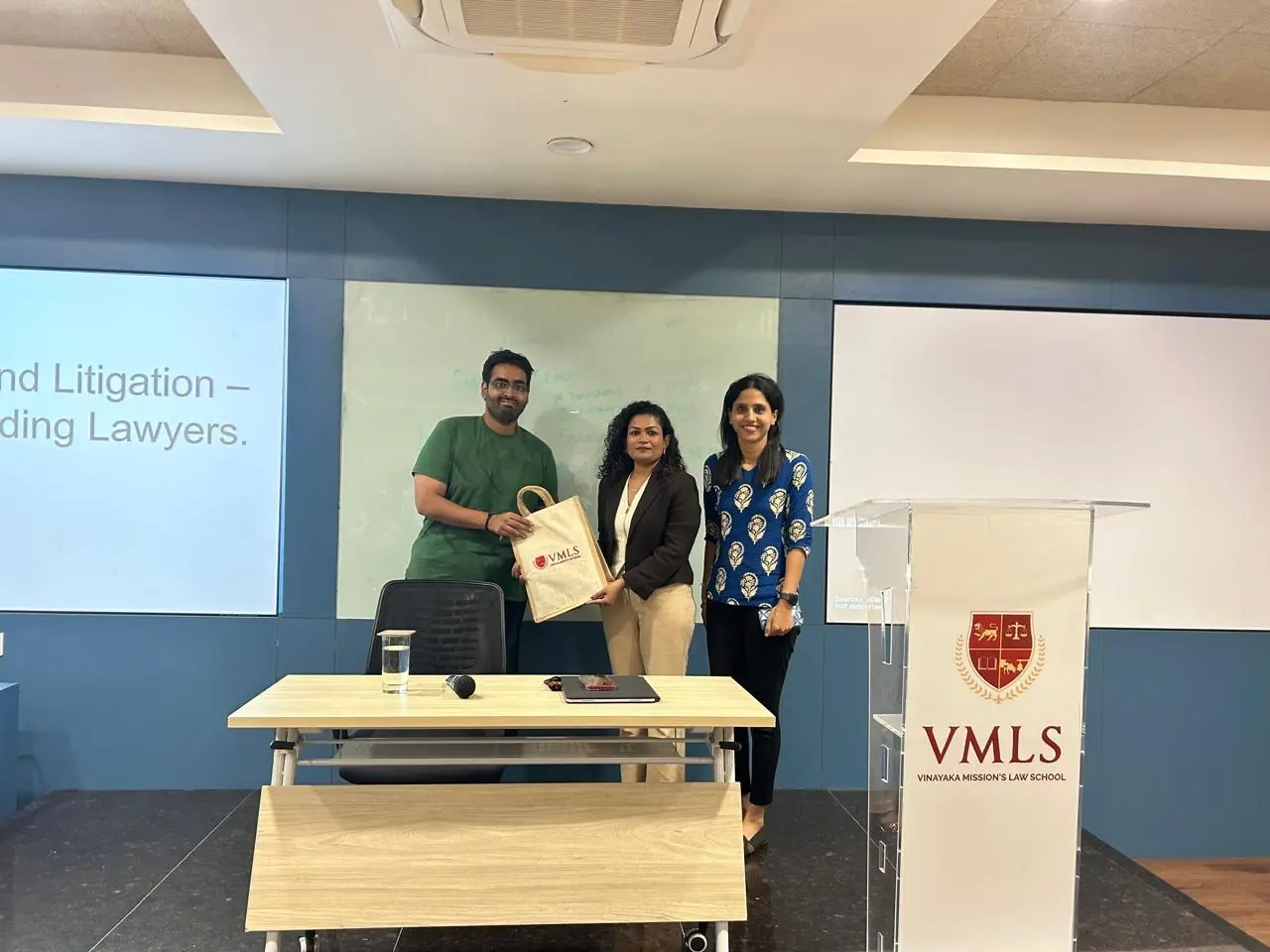 Adv. Shabnam Banu delivering the guest lecture at VMLS